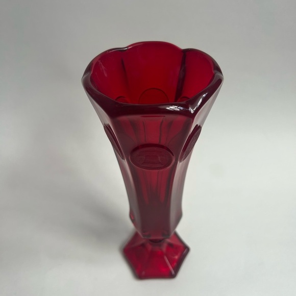 Vintage MCM Fostoria Glass Ruby Red Coin Vase - Picture 4 of 7